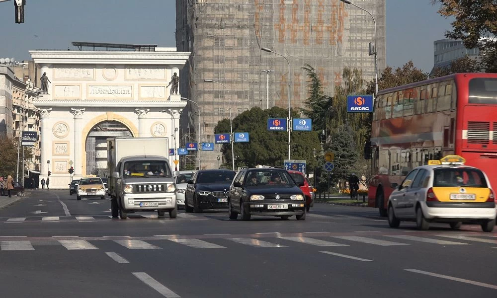 Ανοιξε ο ασκός του Αιόλου μετά τις Πρέσπες: Εταιρείες-μεγαθήρια επιλέγουν τα Σκόπια και γυρνούν την πλάτη στην Ελλάδα